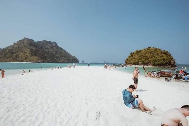 Areeya Phubeach Resort Coliving Coworking Ao Nang Екстериор снимка